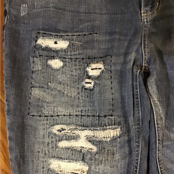 Women’s size 22 Maurices distressed denim jeans with stretch - Picture 2 of 12